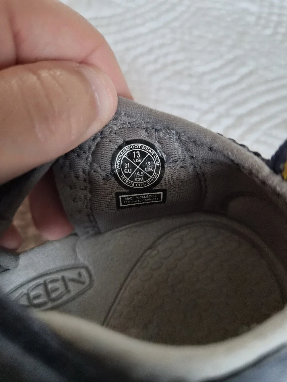 VGUC Keen Venice H2 Kid Navy Grey Boys 13 Waterproof